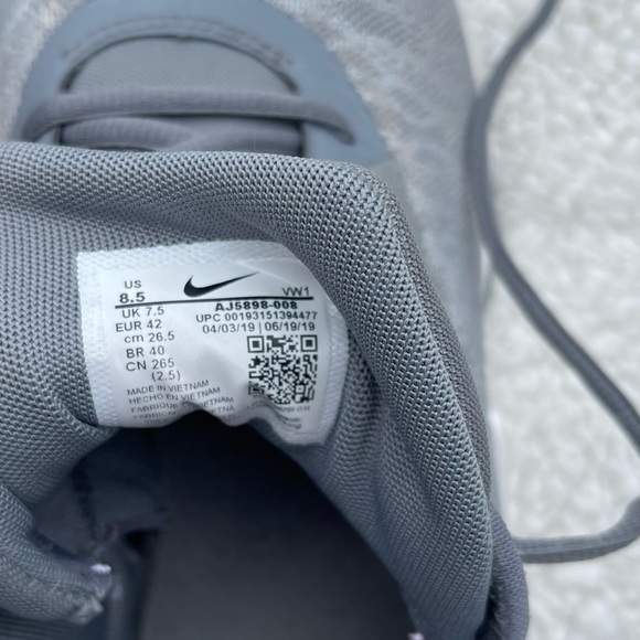 NIKE GREEN/GRAY BASKETBALL SHOES , SIZE 8.5 - Picture 5 of 5